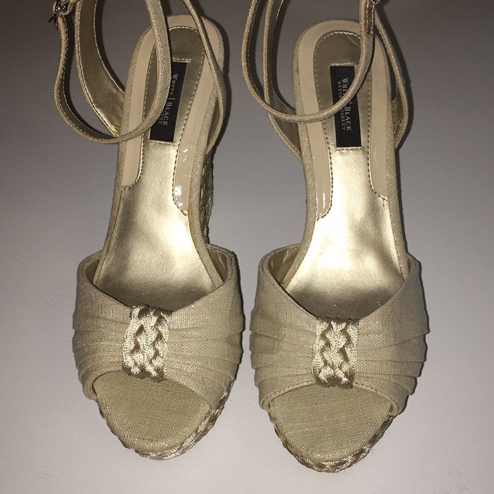 White House Black Market Wedge Sandals SZ 9.